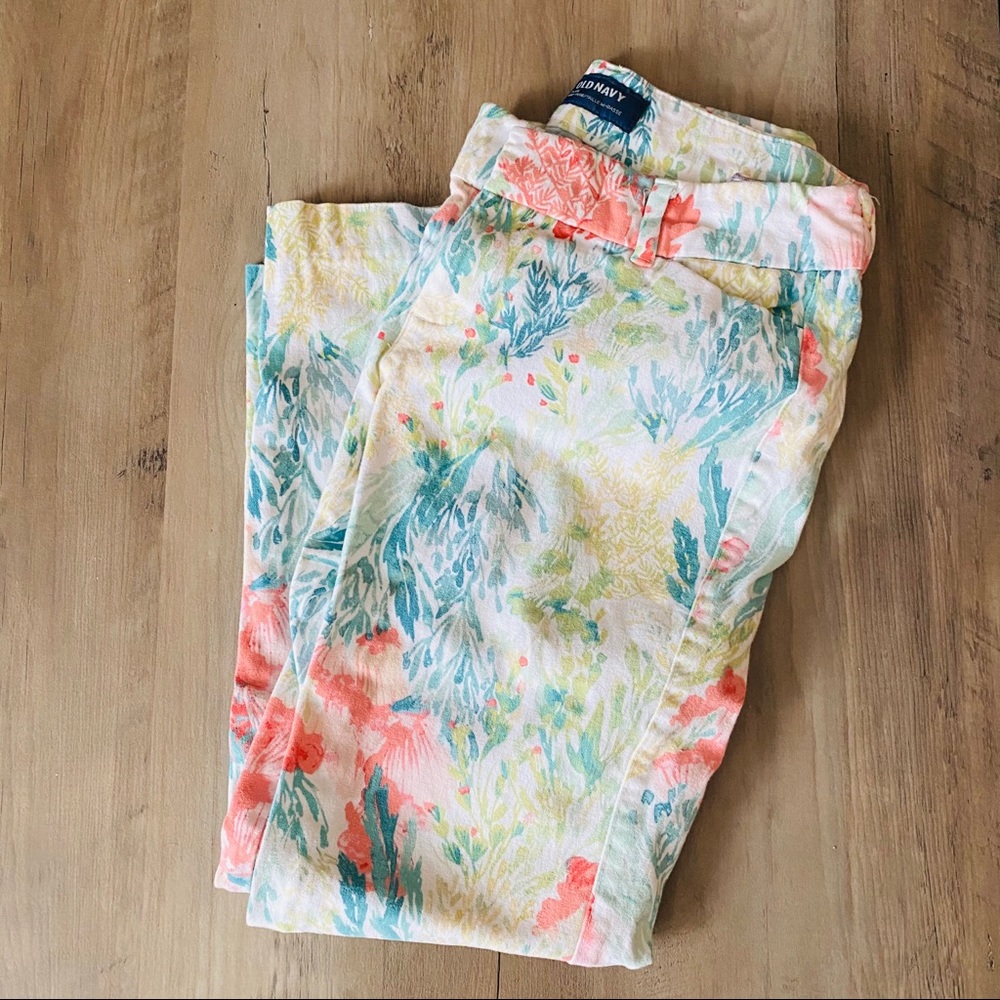 old navy mid rise pixie pants size 6